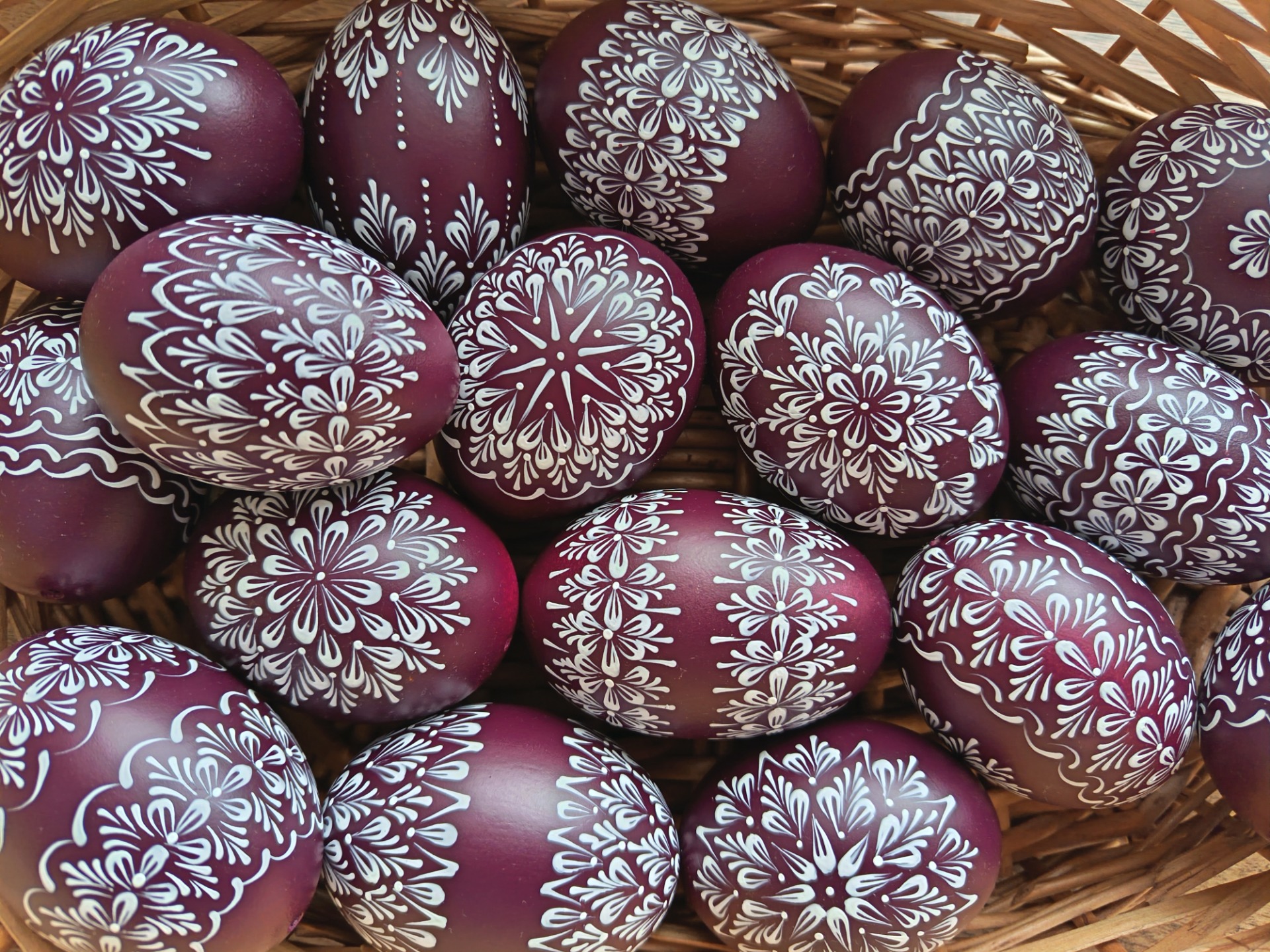 temně vínové - různé motivy